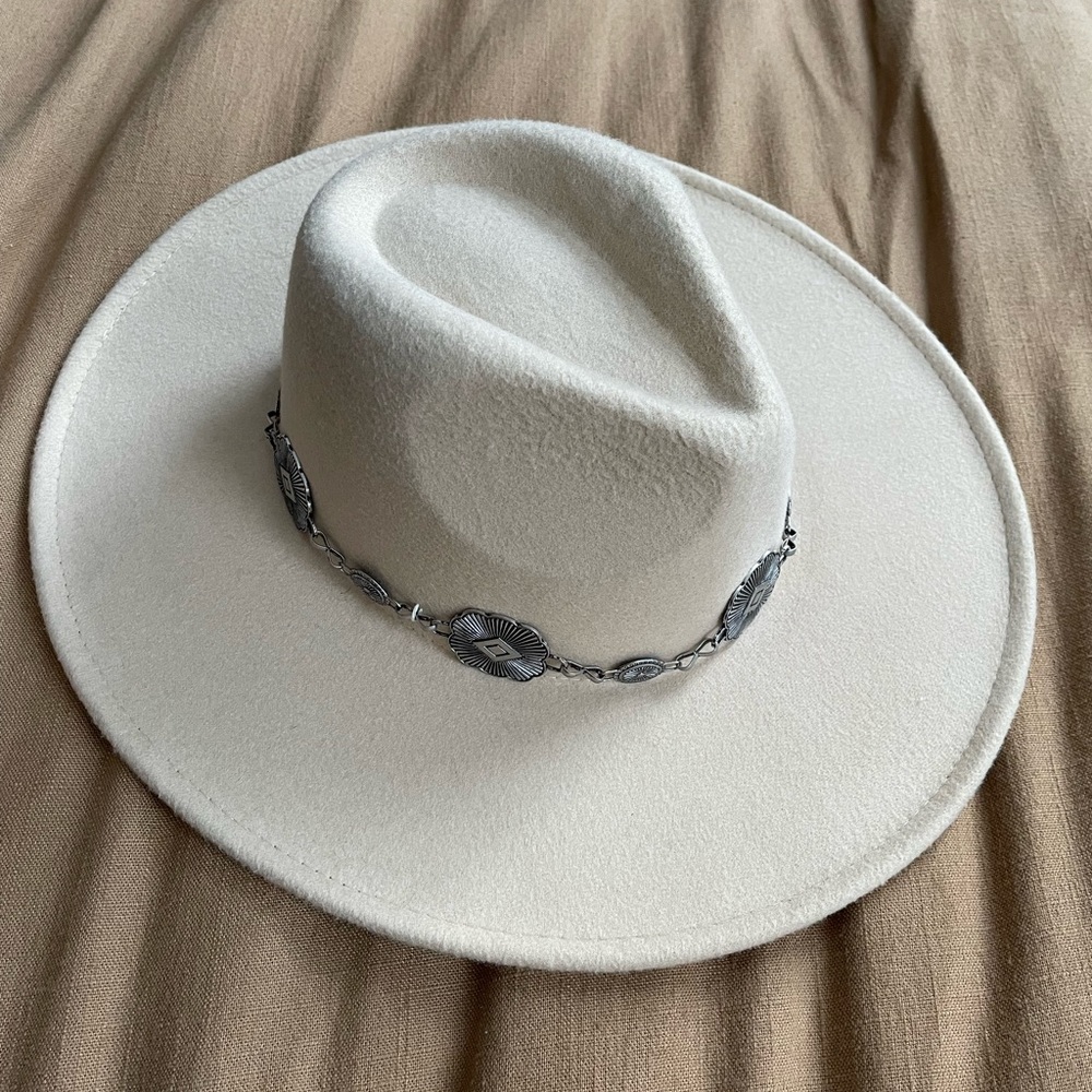 💙 Altar’d State Medallion Hat - Cream OS